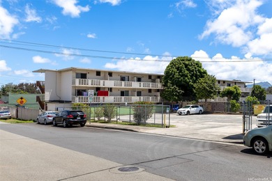 Rare and desirable centrally-located building in the heart of - photo 2