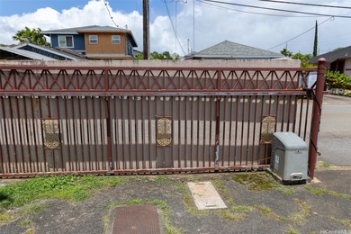 Rare and desirable centrally-located building in the heart of - photo 5