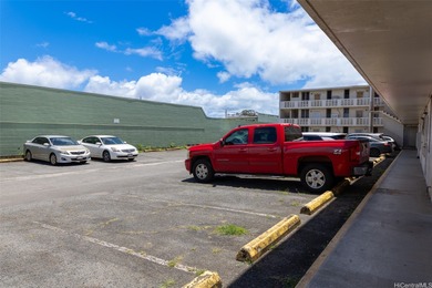 Rare and desirable centrally-located building in the heart of - photo 6
