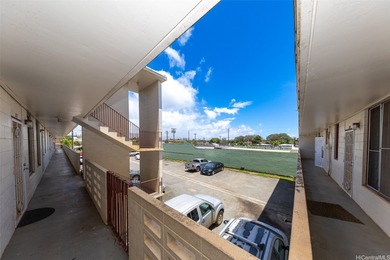 Rare and desirable centrally-located building in the heart of - photo 10