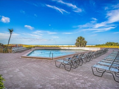 Ocean front! Feel the balmy breezes, revel in the crimson - photo 25