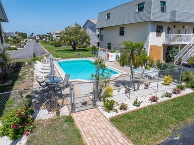 Welcome to this beautifully maintained 3-bedroom, 2.5-bath - photo 3
