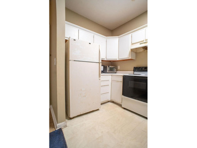 Welcome to your perfect retreat in beautiful Myrtle Beach! This - photo 17