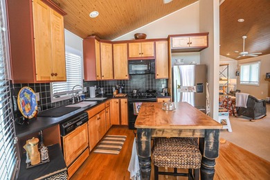 Amazing Location. Just 1.5 blocks to Stone Harbor's beautiful - photo 17