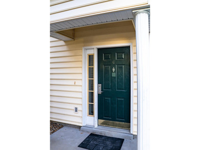 Welcome to your new 2 bed/2 bathroom condo located in the - photo 2