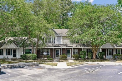 Welcome to 7948 Shadow Oak Drive in North Charleston, located in - photo 4