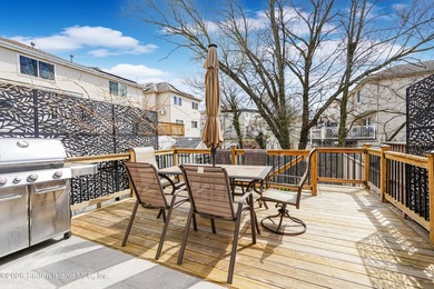Looking for a 3 bedroom, 4 bath beautiful, spacious, bright - photo 13
