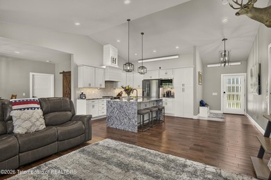 Newly built 3 bedroom 2.5 bath modern home located on the 6th - photo 13