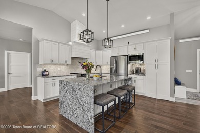 Newly built 3 bedroom 2.5 bath modern home located on the 6th - photo 14
