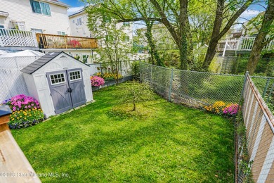 Looking for a 3 bedroom, 4 bath beautiful, spacious, bright - photo 15