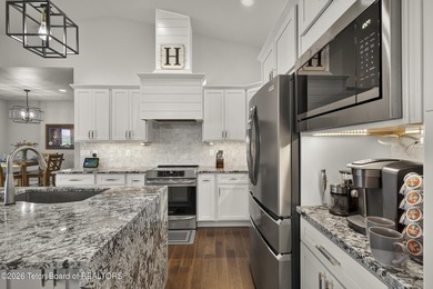 Newly built 3 bedroom 2.5 bath modern home located on the 6th - photo 17