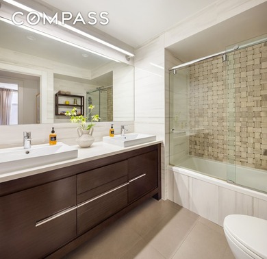 Introducing 539 Clinton Street, a remarkable 23-foot-wide - photo 19
