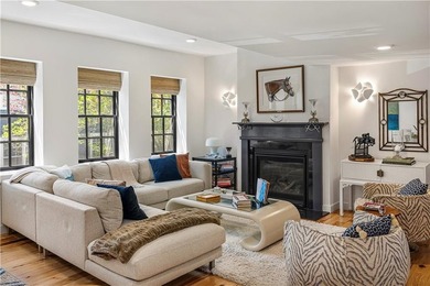 Tucked away in Newport's sought-after Historic Hill neighborhood - photo 9