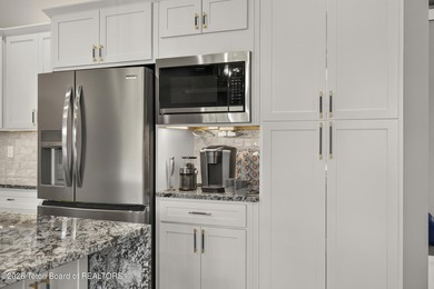Newly built 3 bedroom 2.5 bath modern home located on the 6th - photo 20