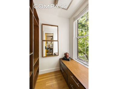 Introducing 539 Clinton Street, a remarkable 23-foot-wide - photo 21