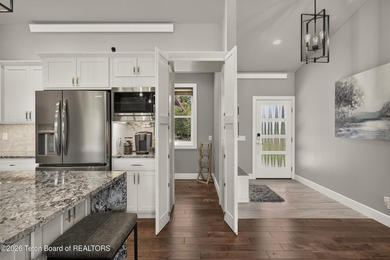 Newly built 3 bedroom 2.5 bath modern home located on the 6th - photo 21