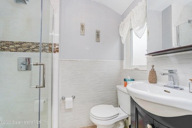 Looking for a 3 bedroom, 4 bath beautiful, spacious, bright - photo 23