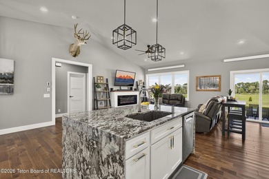 Newly built 3 bedroom 2.5 bath modern home located on the 6th - photo 23