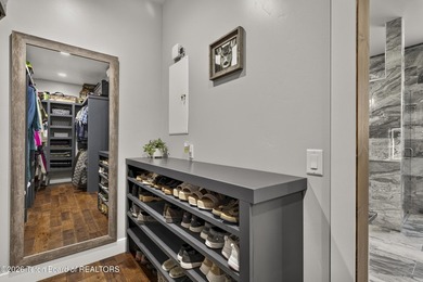 Newly built 3 bedroom 2.5 bath modern home located on the 6th - photo 38