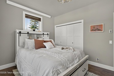 Newly built 3 bedroom 2.5 bath modern home located on the 6th - photo 42