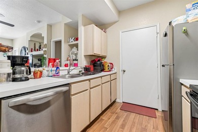 Welcome to The Falls at New Tampa, where everyday convenience - photo 3