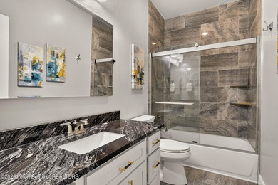 Newly built 3 bedroom 2.5 bath modern home located on the 6th - photo 43
