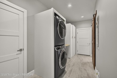 Newly built 3 bedroom 2.5 bath modern home located on the 6th - photo 48