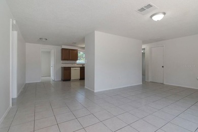 Welcome to your piece of the Florida sunshine in this tastefully - photo 8