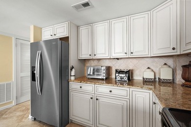 Welcome to Tower South, where panoramic ocean views, abundant - photo 9