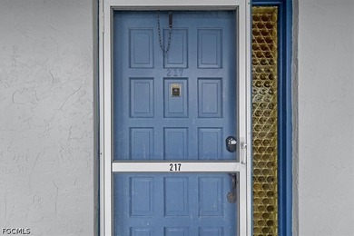 Welcome to Gullwing Condominiums-LOCATION LOCATION--a relaxing - photo 5