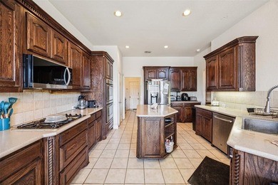 Beautiful and spacious, this move-in ready home is located in - photo 14