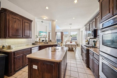 Beautiful and spacious, this move-in ready home is located in - photo 16
