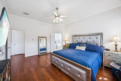 Beautiful and spacious, this move-in ready home is located in - photo 20