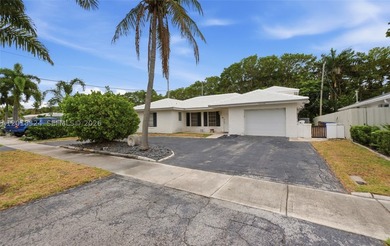 Beautifully maintained 4-bedroom, 3.5-bath pool home located in - photo 8