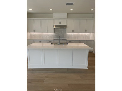 Great opportunity to own a brand new home in Ventura, a - photo 1