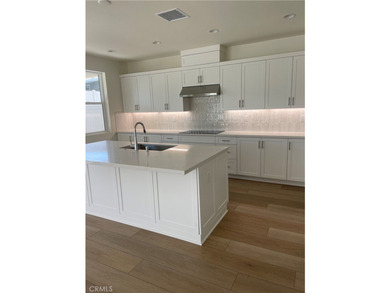 Great opportunity to own a brand new home in Ventura, a - photo 2