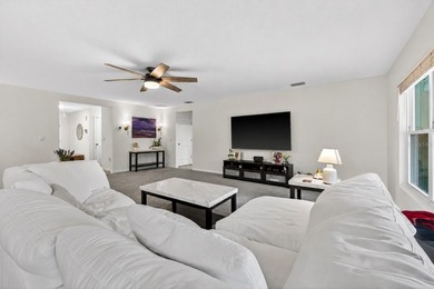 Welcome to this beautifully maintained 4-bedroom, 2-bathroom - photo 3