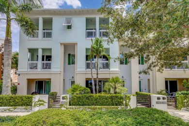 Lake Townhome/Townhouse For Sale in Palm Beach Gardens, Florida