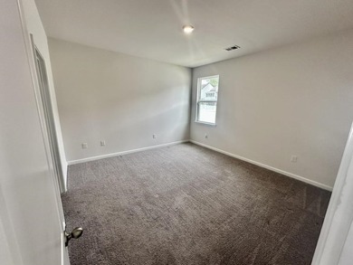 Welcome to this beautifully maintained 5-bedroom, 3.5-bath home - photo 8