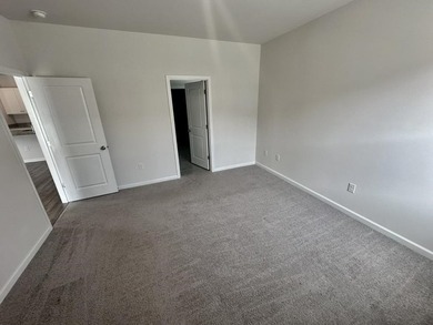 Welcome to this beautifully maintained 5-bedroom, 3.5-bath home - photo 9