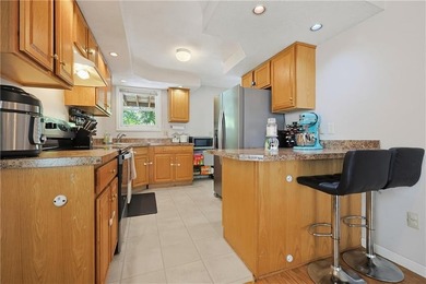 Enjoy the ease of one-level living in this desirable end-unit - photo 9