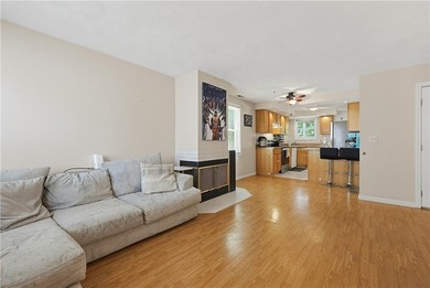 Enjoy the ease of one-level living in this desirable end-unit - photo 10