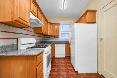 Welcome to this Beautifully Maintained, Fully Detached Solid - photo 11