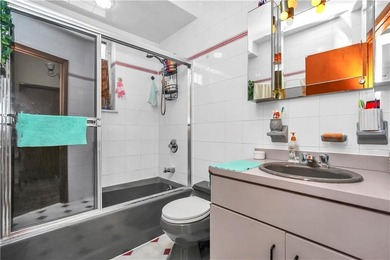 Welcome to this Beautifully Maintained, Fully Detached Solid - photo 14