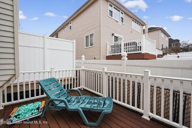 DONT MISS OUT ON THIS MOVE RIGHT IN 2 B/R TOWNHOME, KIT & D/R - photo 15
