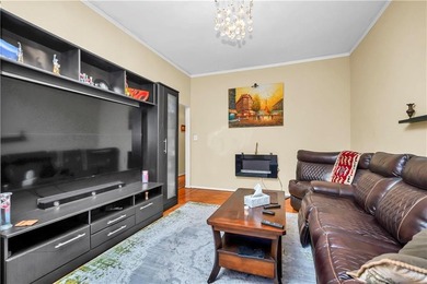 Welcome to this Beautifully Maintained, Fully Detached Solid - photo 17