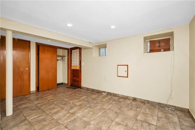 Welcome to this Beautifully Maintained, Fully Detached Solid - photo 27