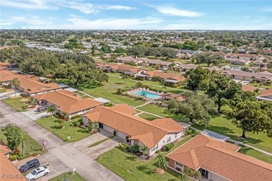 Experience comfortable Florida living in this beautifully - photo 4