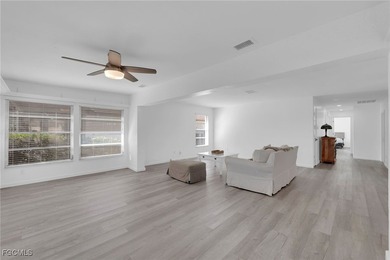 Experience comfortable Florida living in this beautifully - photo 8