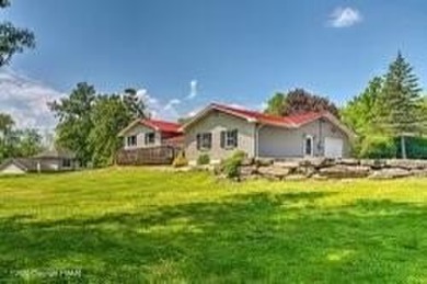 Lake Home For Sale in East Stroudsburg, Pennsylvania